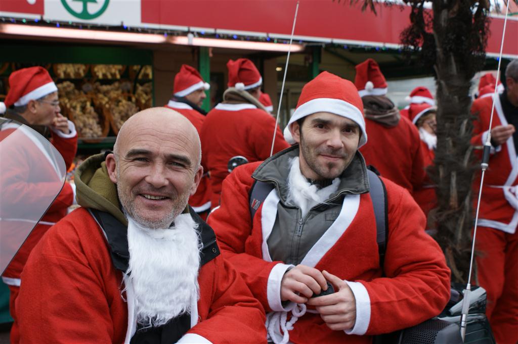 https://www.brescoudos.com/wp-content/gallery/1-pere-noel-2roues/congres_des_peres_noel-2010-129.jpg