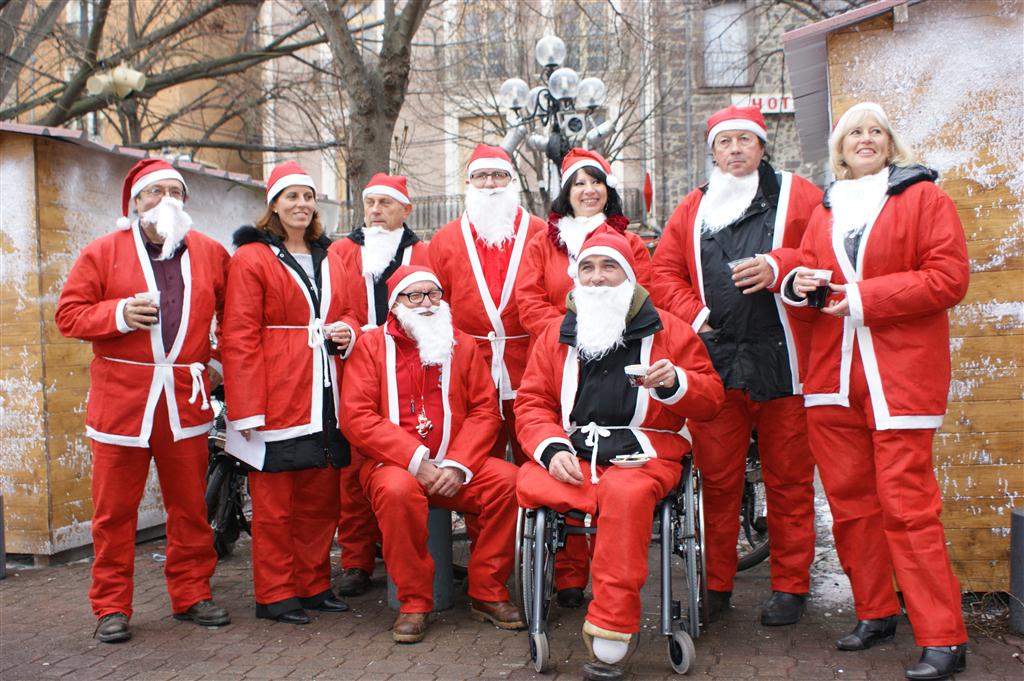 https://www.brescoudos.com/wp-content/gallery/1-pere-noel-2roues/congres_des_peres_noel-2010-88.jpg